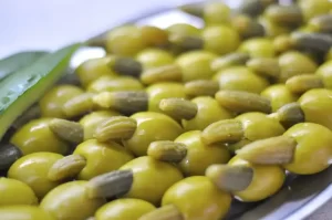 green greek olives ελιες